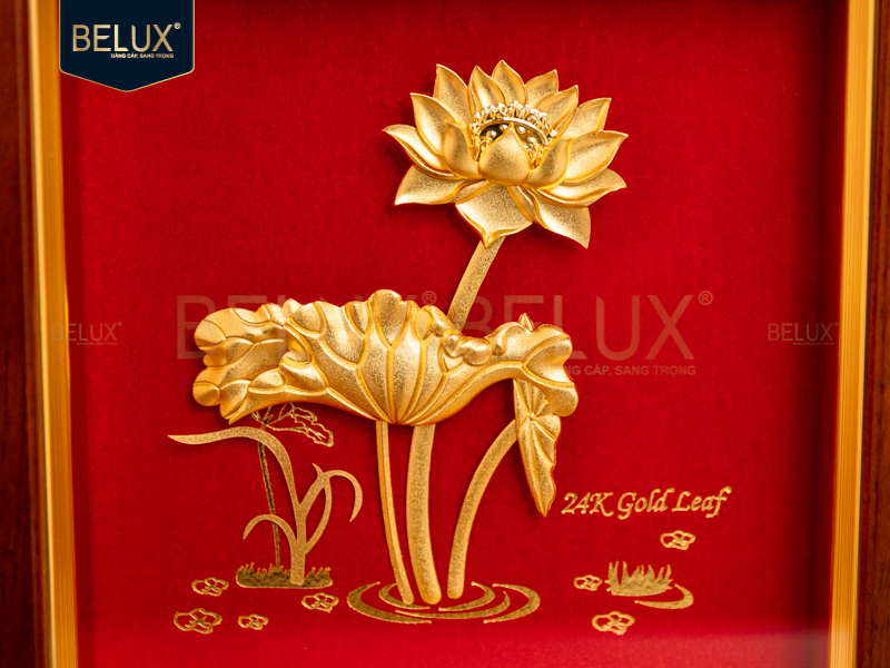 Tranh Hoa Sen Nền Đỏ Dát Vàng 24k Kt 20x20cm